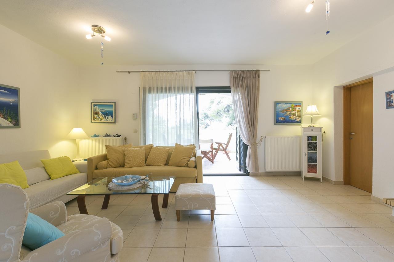 Blue Crab, Beachfront House In Kalandra #Feelslikehome Hanioti Exterior foto