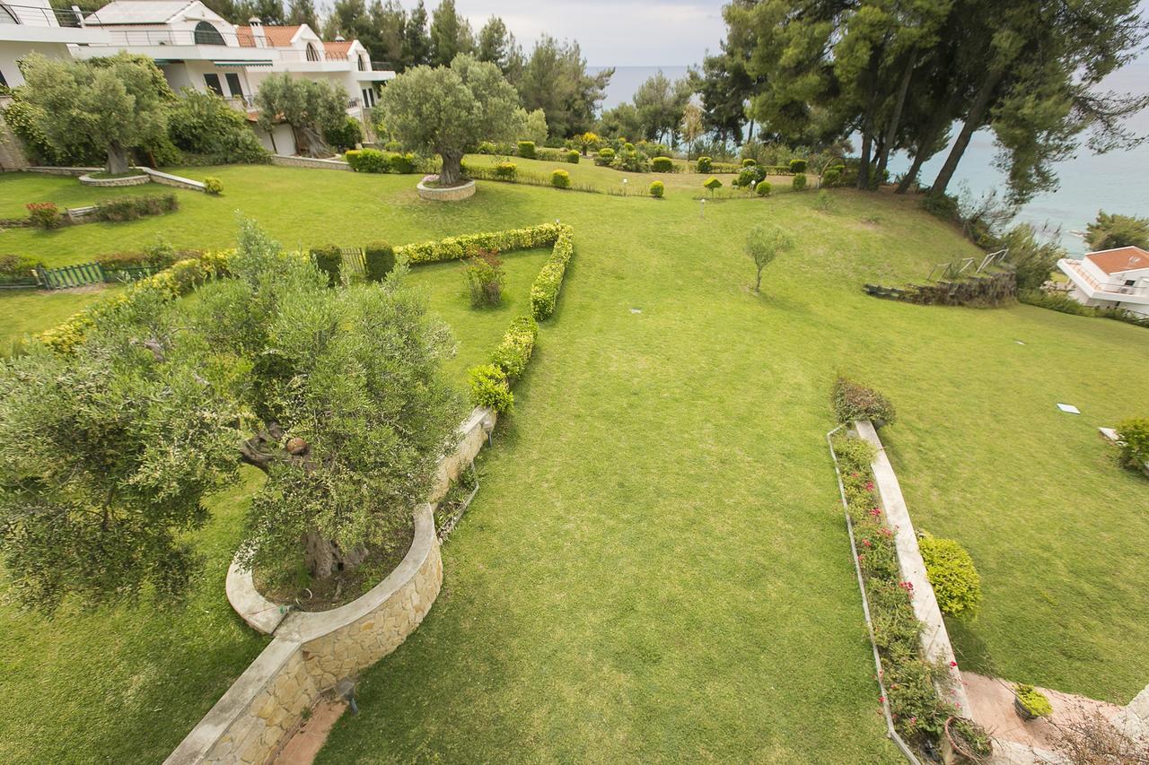 Blue Crab, Beachfront House In Kalandra #Feelslikehome Hanioti Exterior foto