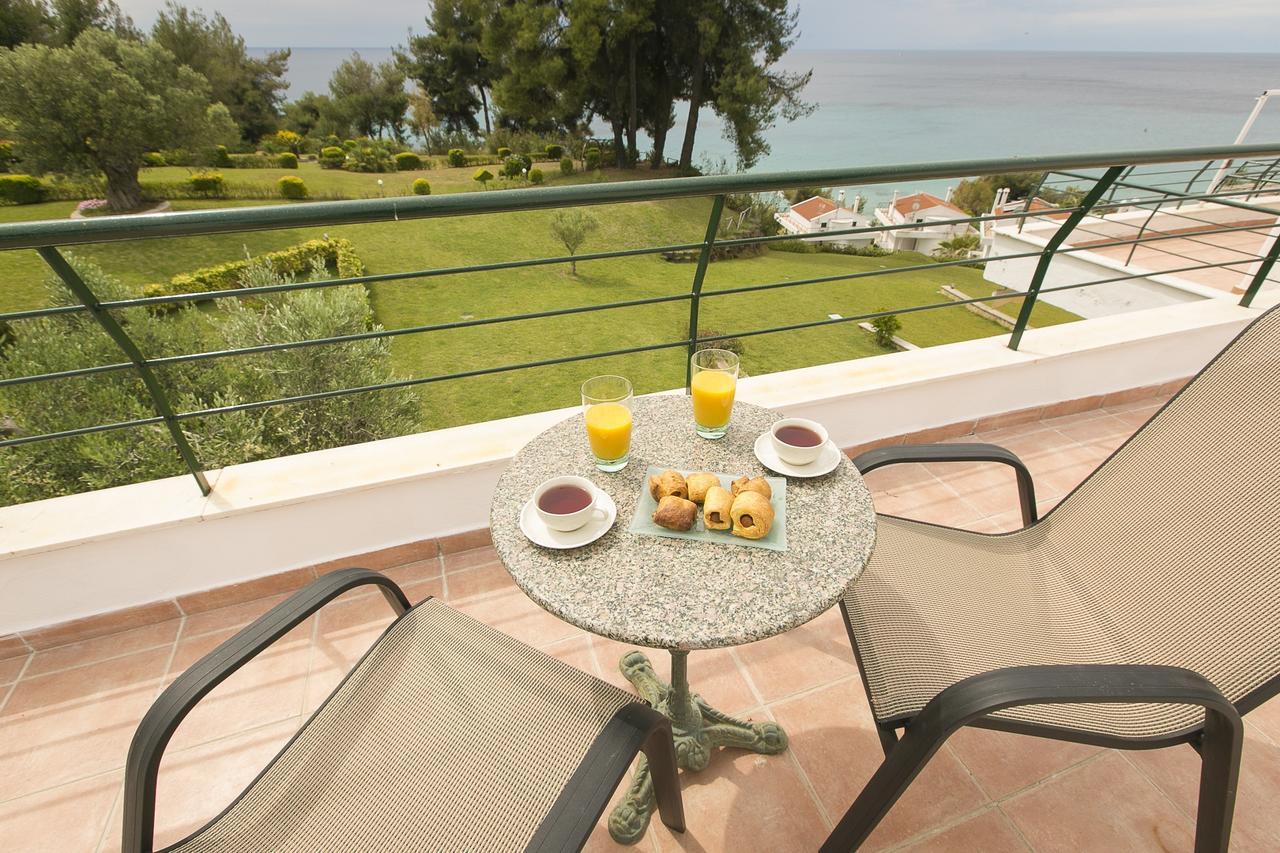 Blue Crab, Beachfront House In Kalandra #Feelslikehome Hanioti Exterior foto